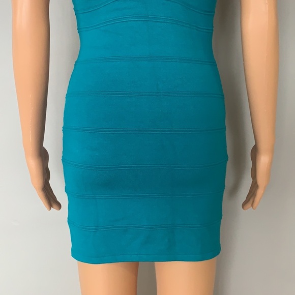 Dress - Picture 7 of 7